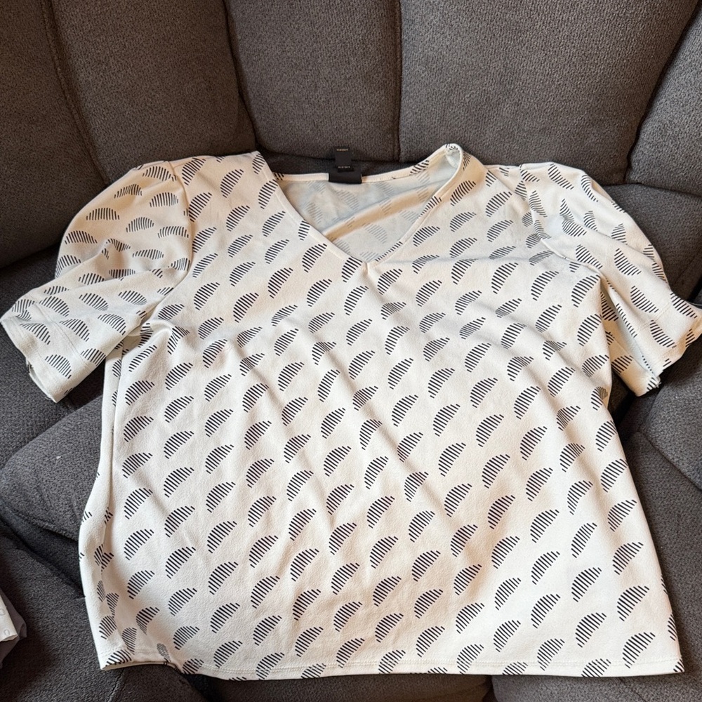 Worthington Black and White Patterned Top